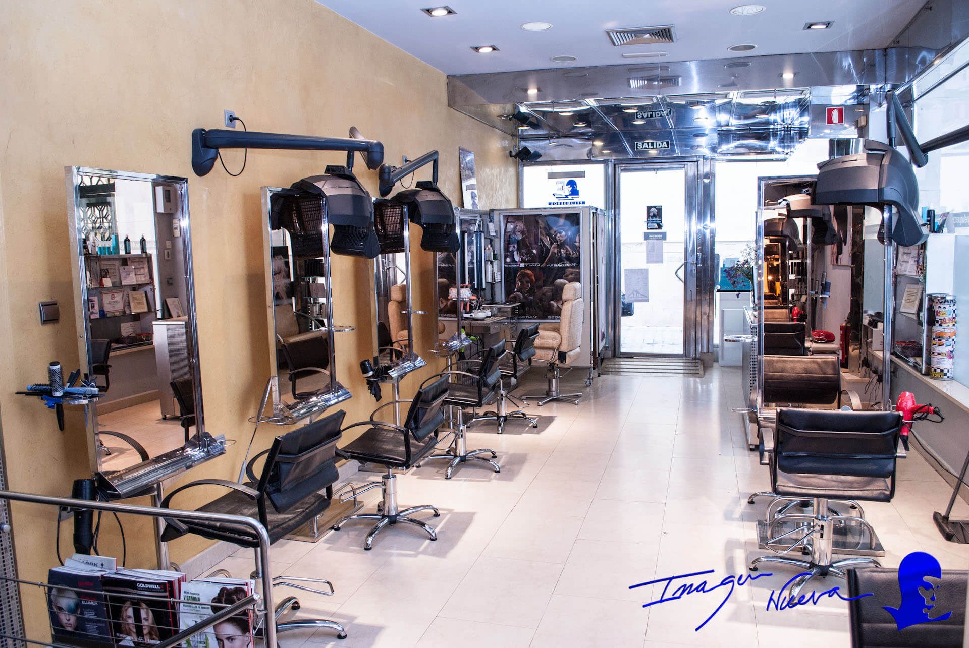 Historic interior of the Imagen Nueva city-centre salon Historic interior of the Imagen Nueva city-centre salon